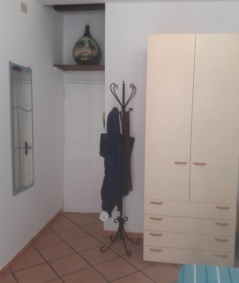 A Casa Dell'Artista Apartment เชฟาลู ภายนอก รูปภาพ